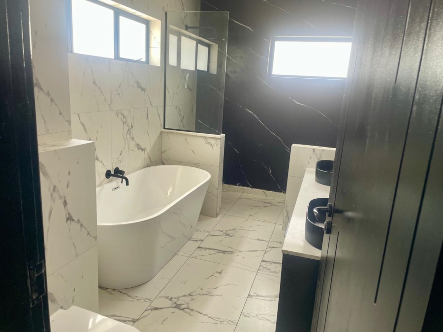 4 Bedroom Property for Sale in Sandown Western Cape